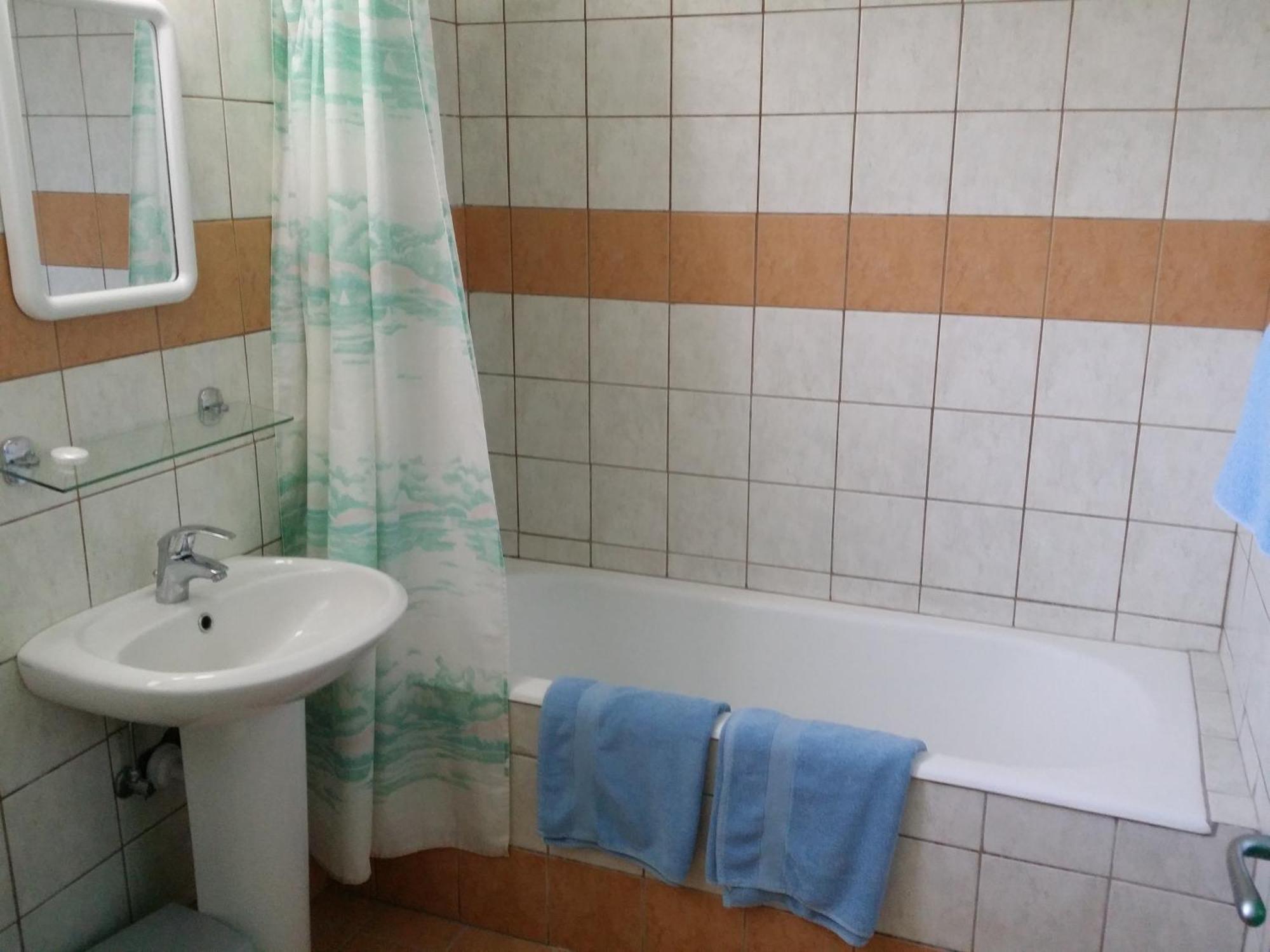 Kkaras Hotel 3 Star ไอยานาปา ภายนอก รูปภาพ