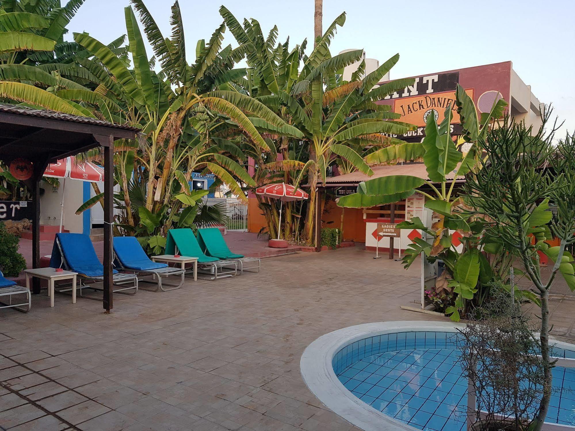 Kkaras Hotel 3 Star ไอยานาปา ภายนอก รูปภาพ