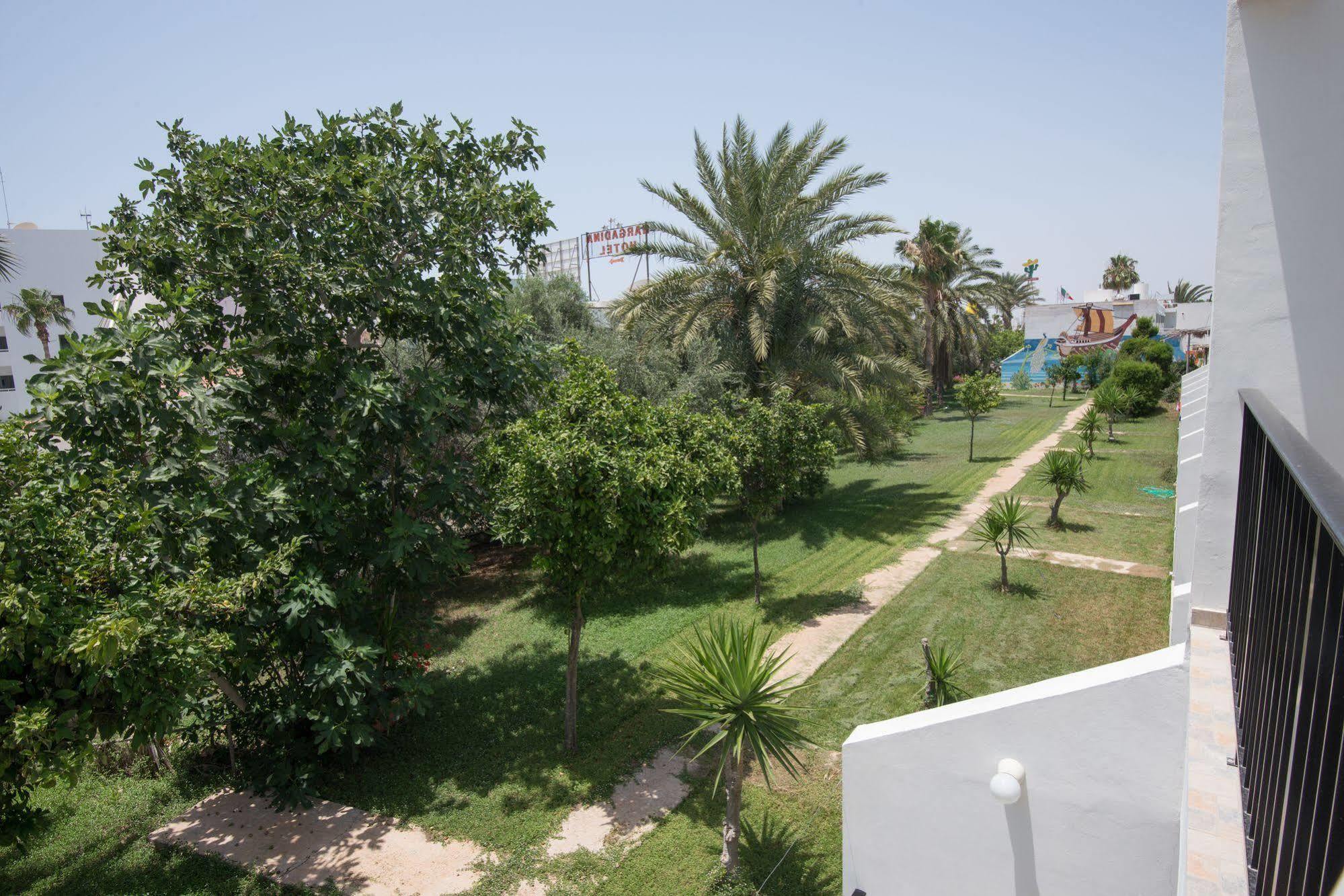 Kkaras Hotel 3 Star ไอยานาปา ภายนอก รูปภาพ