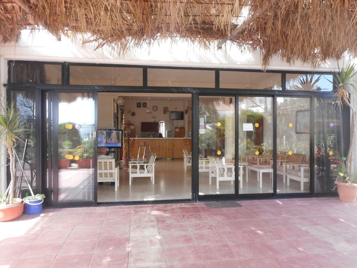 Kkaras Hotel 3 Star ไอยานาปา ภายนอก รูปภาพ